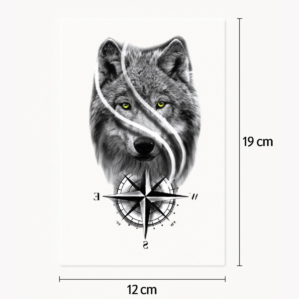 Tattoo green-eyed wolf